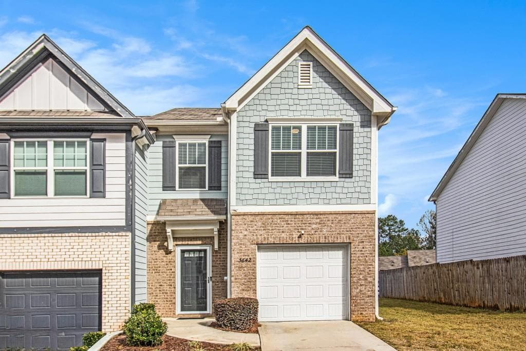 3 bedroom, 3 bathroom, 1,516 sq ft townhouse for sale at 5642 Union Pointe Drive, Union City, GA 30291