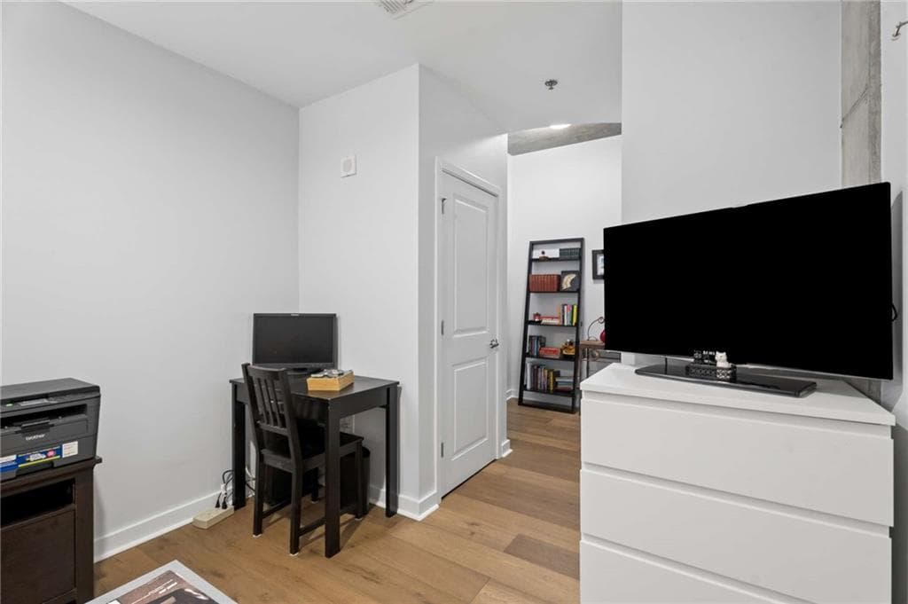 2 bedroom, 2 bathroom, 1,055 sq ft condominium for sale at 855 Peachtree Street 1109, Atlanta, GA 30308 — photo 5