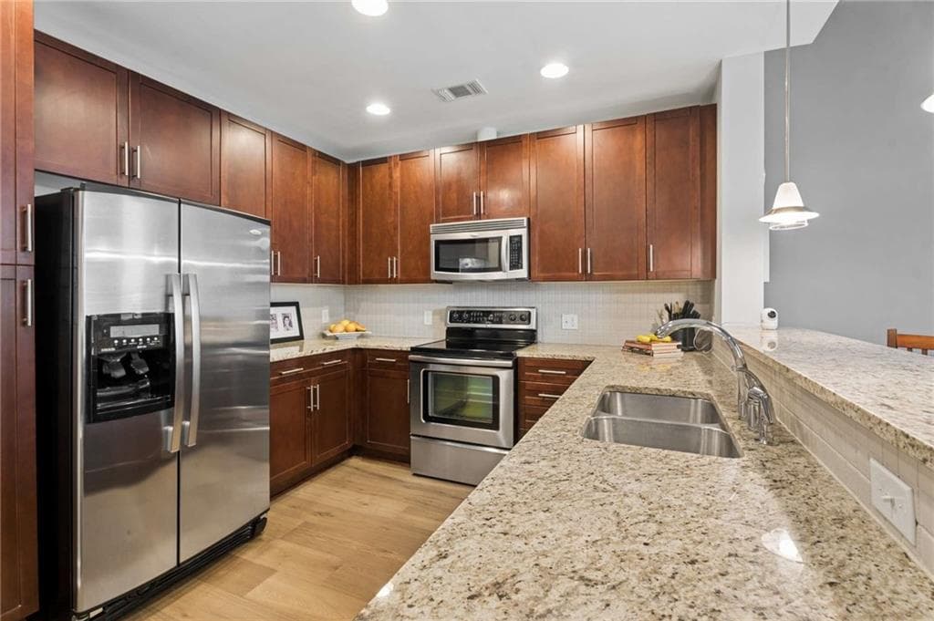 2 bedroom, 2 bathroom, 1,055 sq ft condominium for sale at 855 Peachtree Street 1109, Atlanta, GA 30308 — photo 9