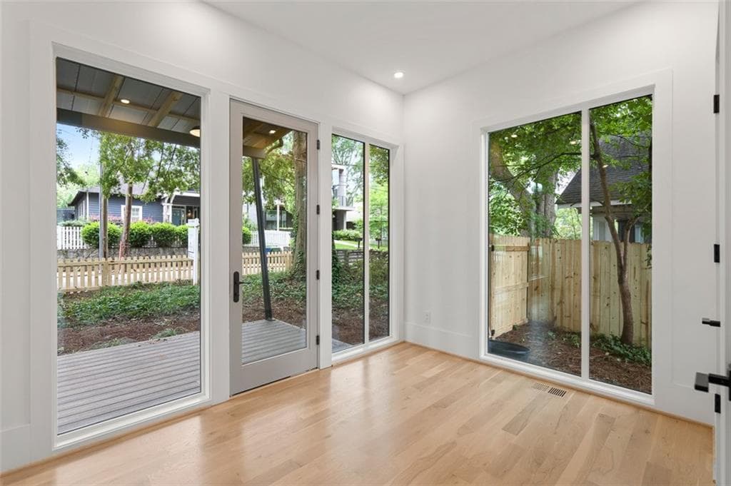 4 bedroom, 4 bathroom, 2,275 sq ft townhouse for sale at 1112 Kirkwood Unit #1 Avenue, Atlanta, GA 30316 — photo 3