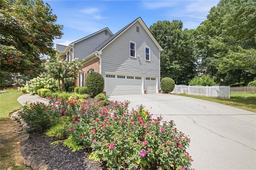 4 bedroom, 3 bathroom, 2,518 sq ft single family residence under contract at 1727 Green Farm Court, Dacula, GA 30019 — photo 4