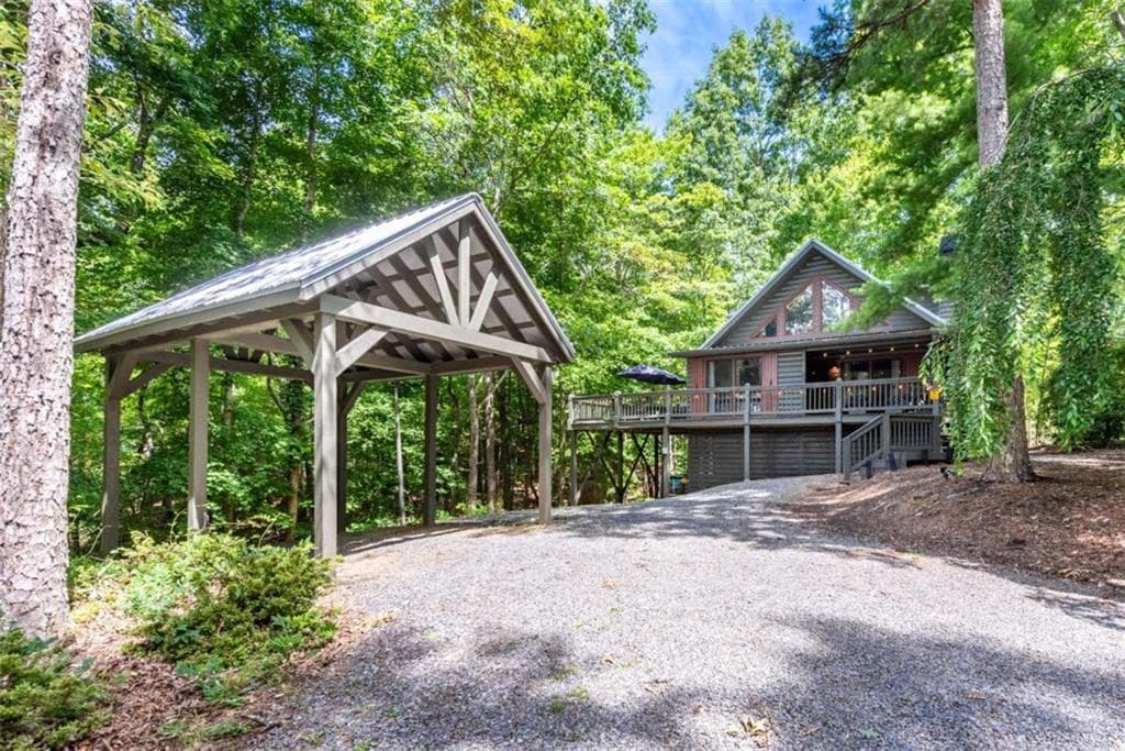 4 bedroom, 2 bathroom, 1,952 sq ft single family residence for sale at 30 Maxwell Lane, Blue Ridge, GA 30513 — photo 4