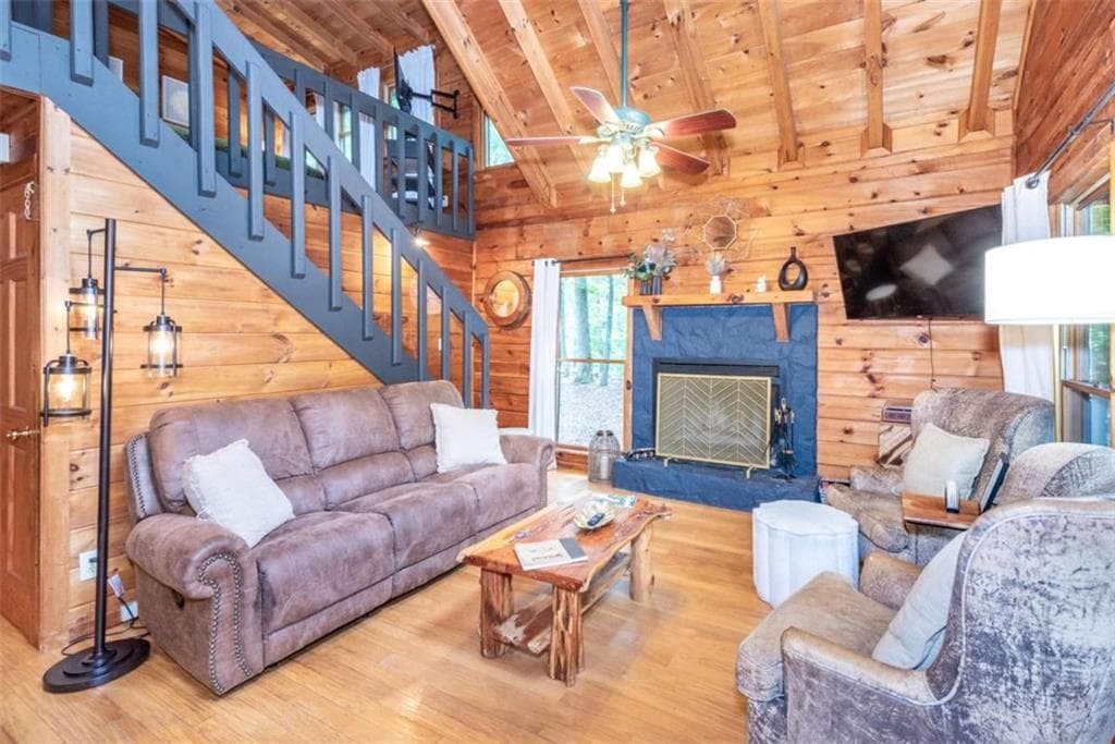 4 bedroom, 2 bathroom, 1,952 sq ft single family residence for sale at 30 Maxwell Lane, Blue Ridge, GA 30513 — photo 7