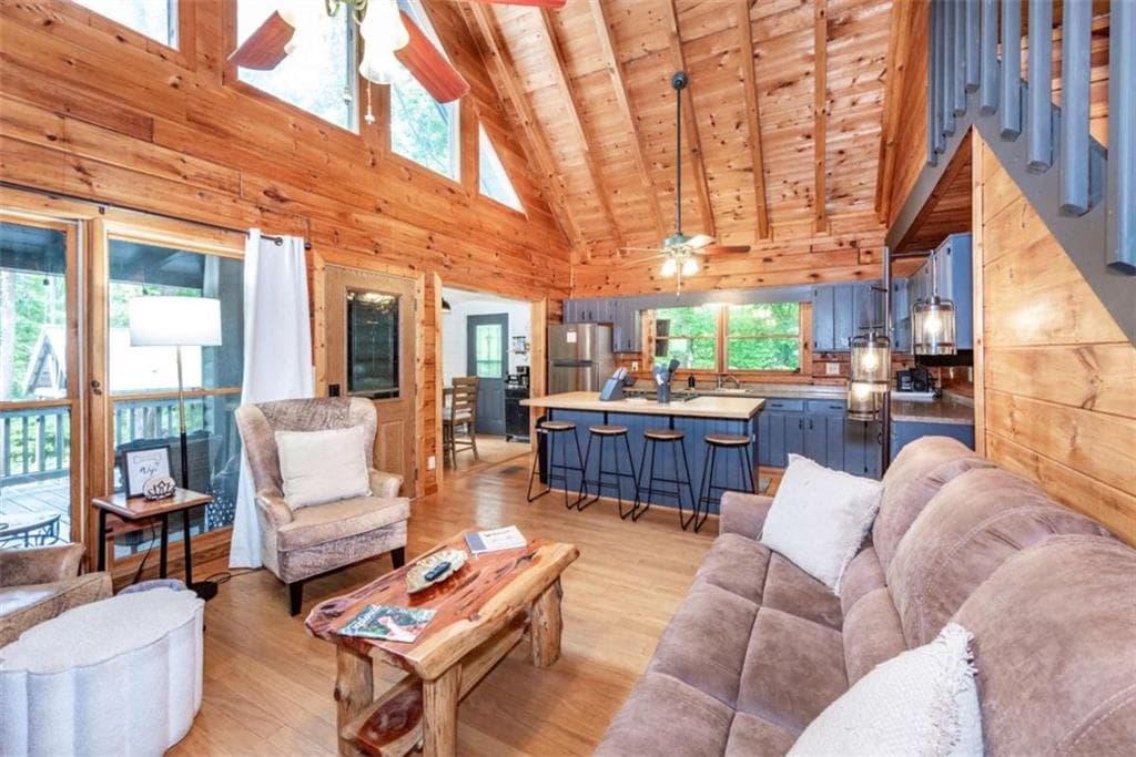 4 bedroom, 2 bathroom, 1,952 sq ft single family residence for sale at 30 Maxwell Lane, Blue Ridge, GA 30513 — photo 8