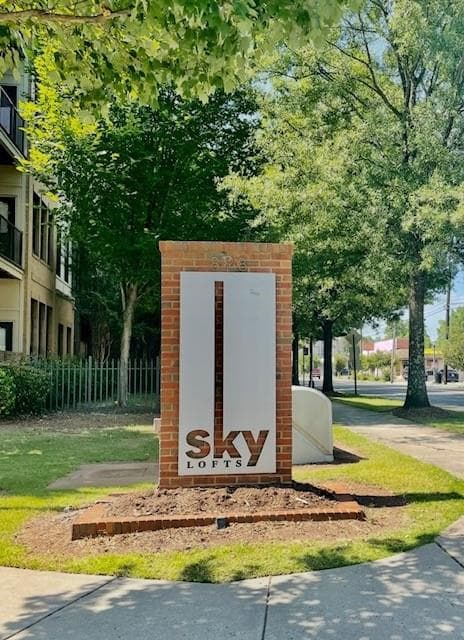 2 bedroom, 2 bathroom condominium for rent at 898 Oak Street 1321, Atlanta, GA 30310 for $1,750 a month — photo 1 of 33