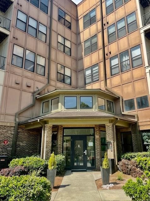 2 bedroom, 2 bathroom condominium for rent at 898 Oak Street 1321, Atlanta, GA 30310 for $1,750 a month — photo 3