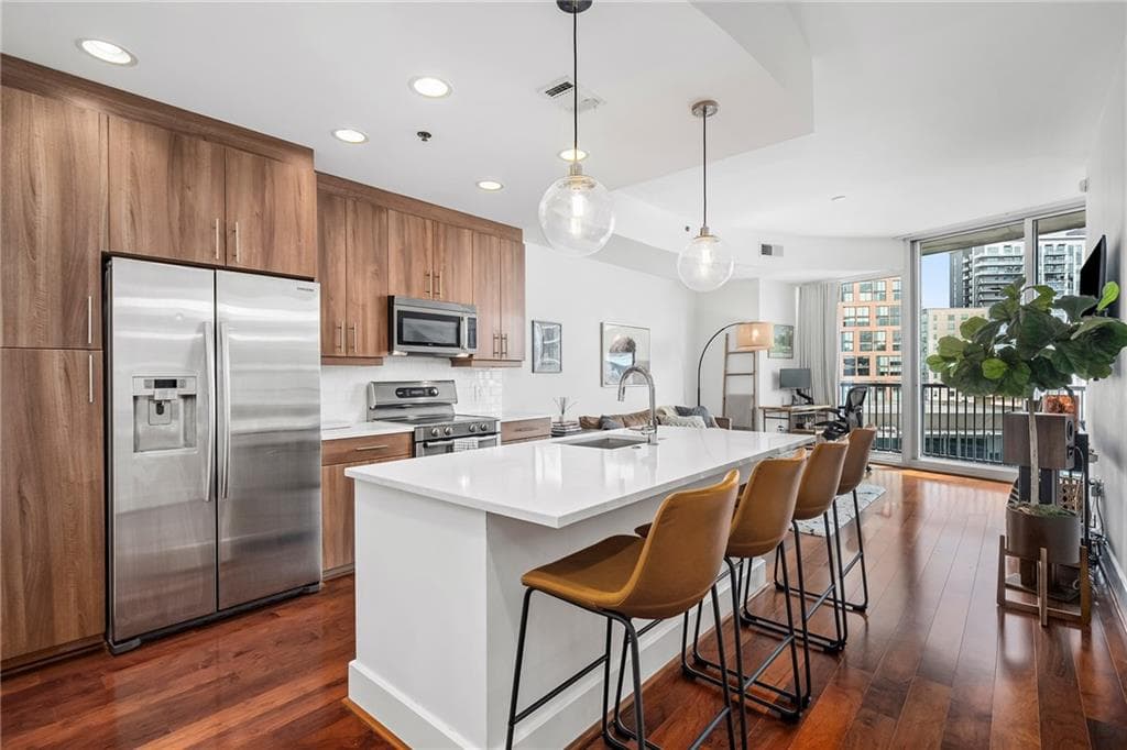 1 bedroom, 1 bathroom, 818 sq ft condominium for rent at 1080 Peachtree Street 1306, Atlanta, GA 30309 for $2,600 a month — photo 2