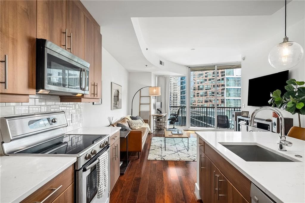 1 bedroom, 1 bathroom, 818 sq ft condominium for rent at 1080 Peachtree Street 1306, Atlanta, GA 30309 for $2,600 a month — photo 4