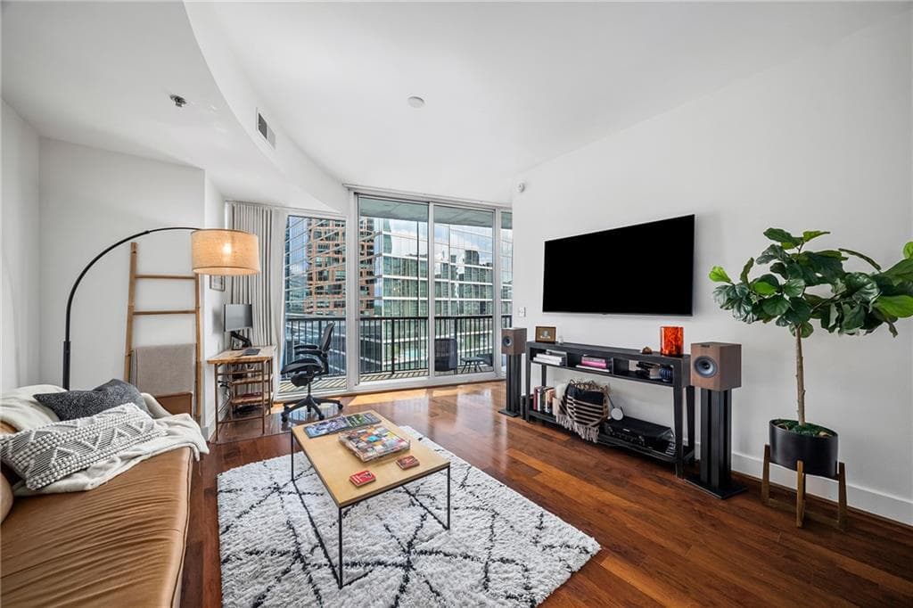 1 bedroom, 1 bathroom, 818 sq ft condominium for rent at 1080 Peachtree Street 1306, Atlanta, GA 30309 for $2,600 a month — photo 7
