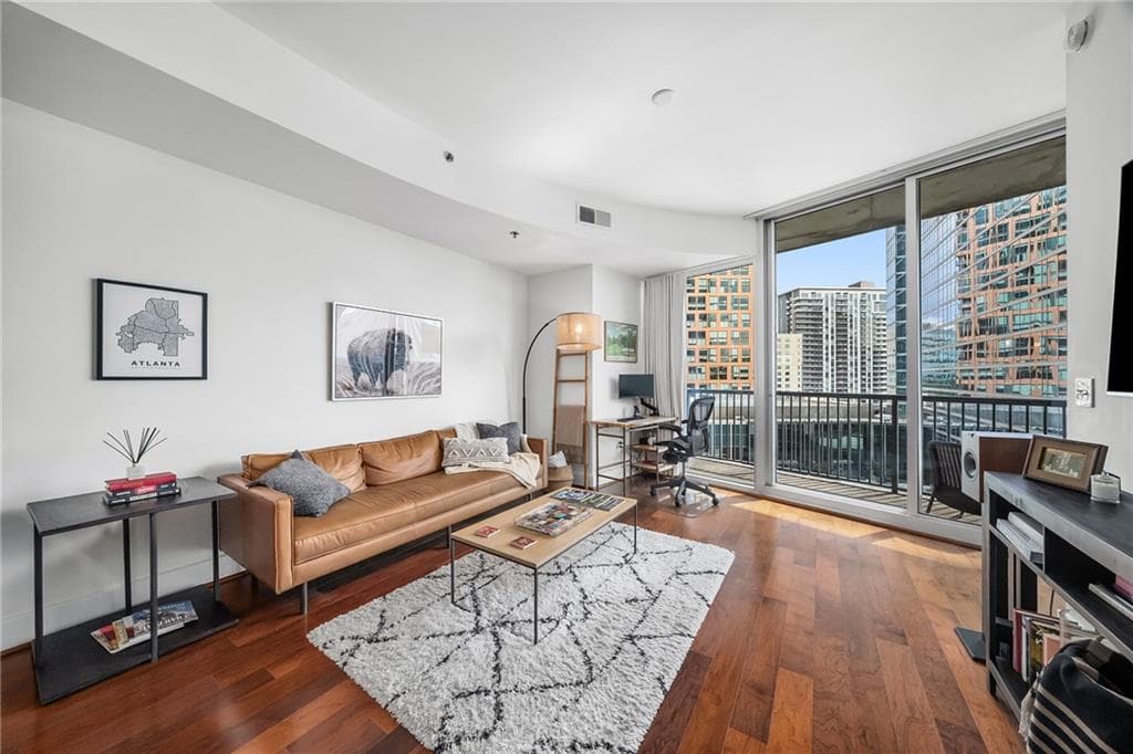 1 bedroom, 1 bathroom, 818 sq ft condominium for rent at 1080 Peachtree Street 1306, Atlanta, GA 30309 for $2,600 a month — photo 8