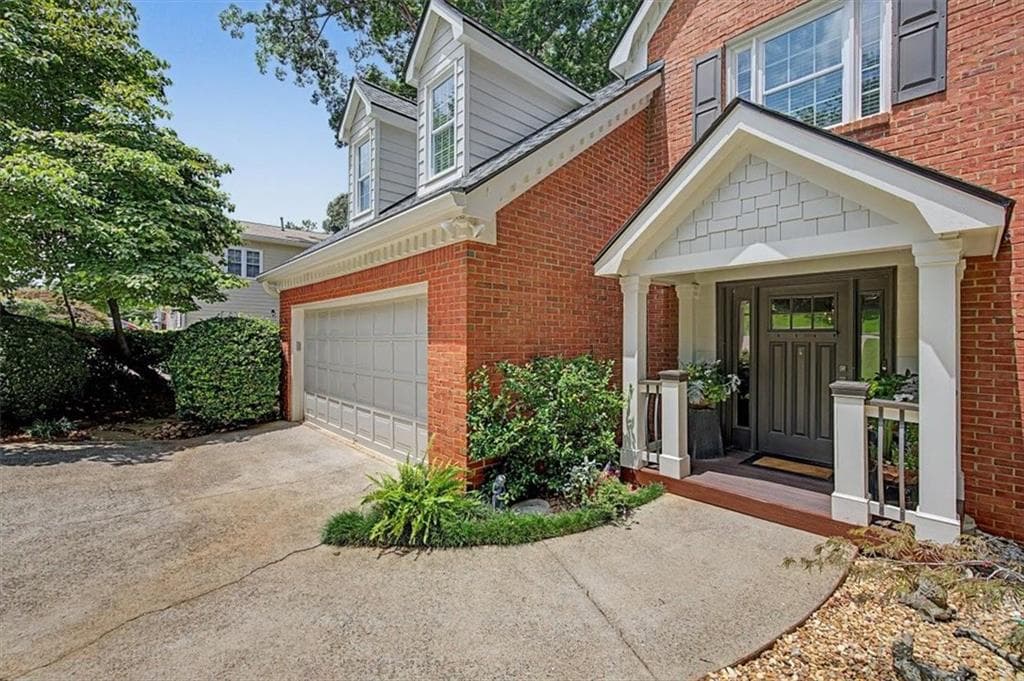 4 bedroom, 3 bathroom, 2,330 sq ft single family residence under contract at 1123 Arborhill Drive, Woodstock, GA 30189 — photo 3