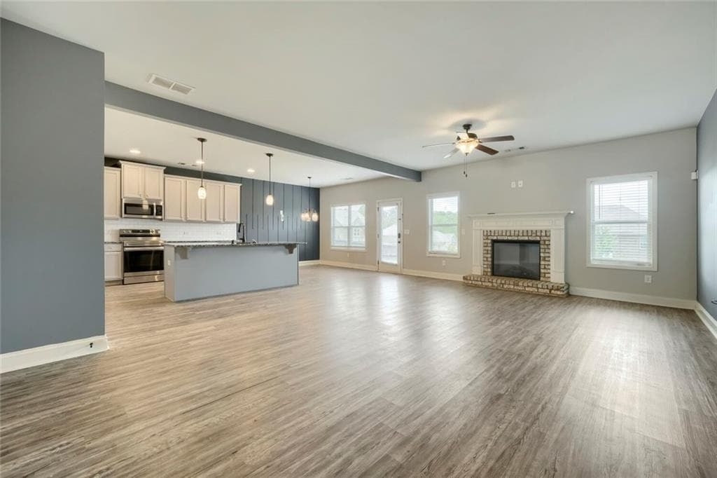 5 bedroom, 3 bathroom, 2,966 sq ft single family residence under contract at 300 Olympian Drive, Ellenwood, GA 30294 — photo 6
