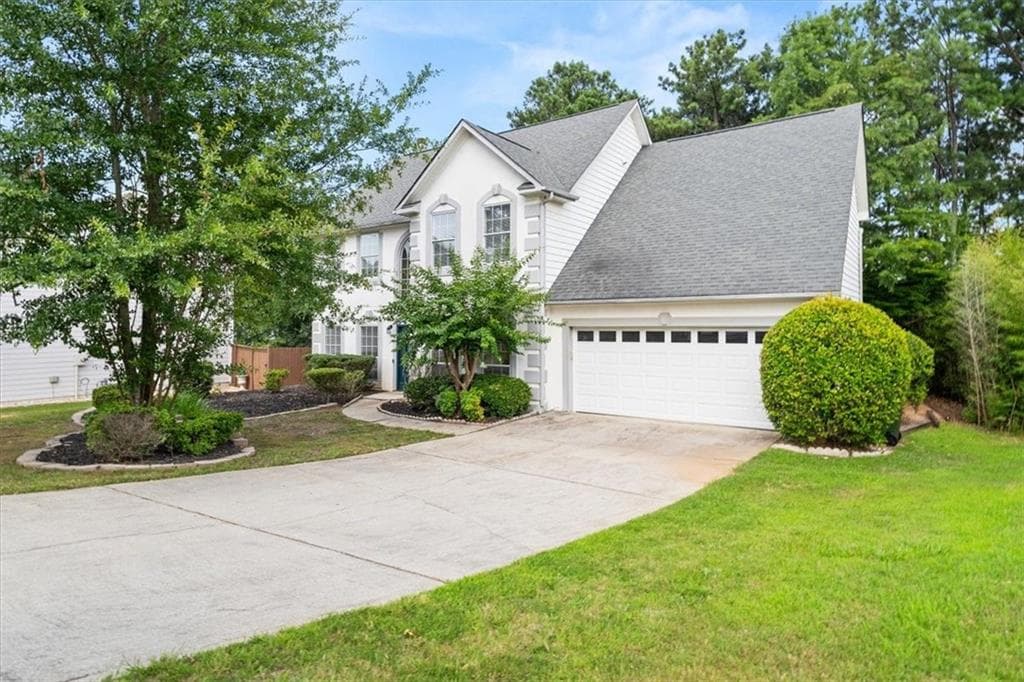 4 bedroom, 3 bathroom, 2,368 sq ft single family residence under contract at 5560 Taylor Road, Alpharetta, GA 30022 — photo 2