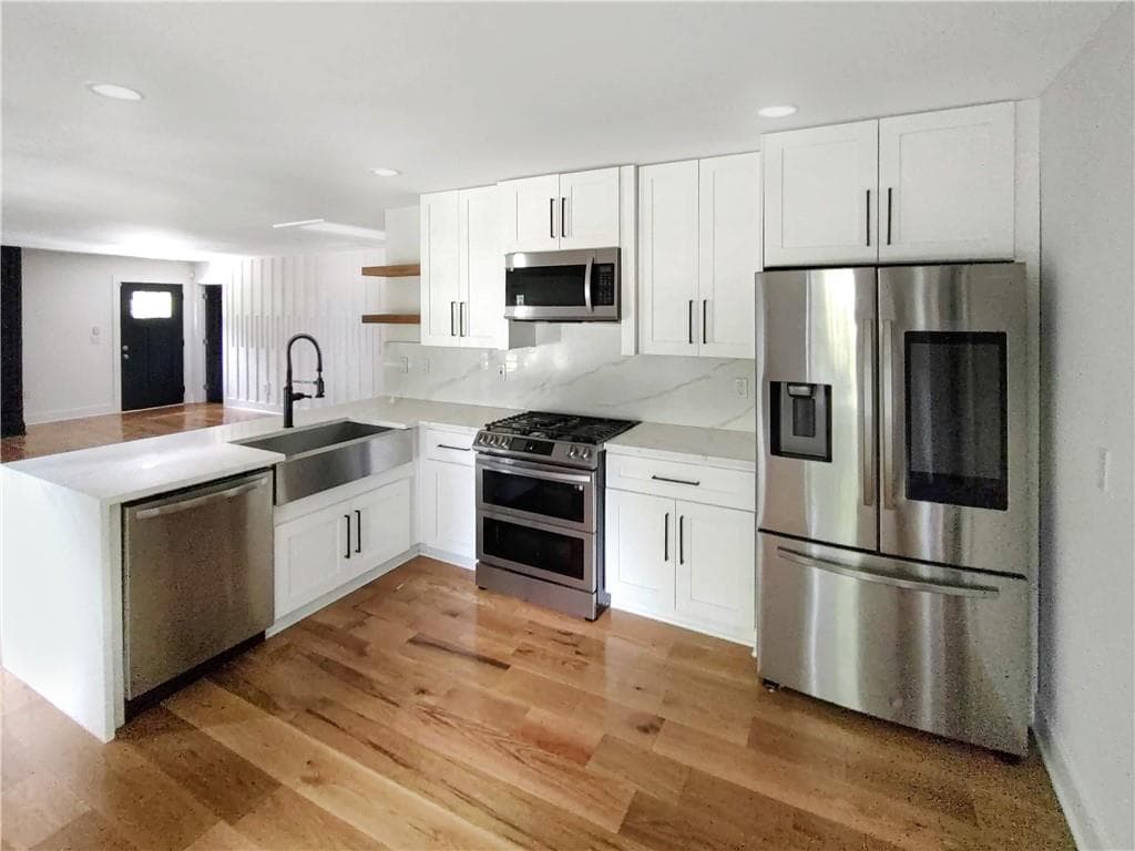 4 bedroom, 3 bathroom, 1,150 sq ft single family residence for sale at 2193 Park Terrace, Atlanta, GA 30337 — photo 4