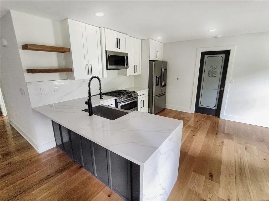 4 bedroom, 3 bathroom, 1,150 sq ft single family residence for sale at 2193 Park Terrace, Atlanta, GA 30337 — photo 6