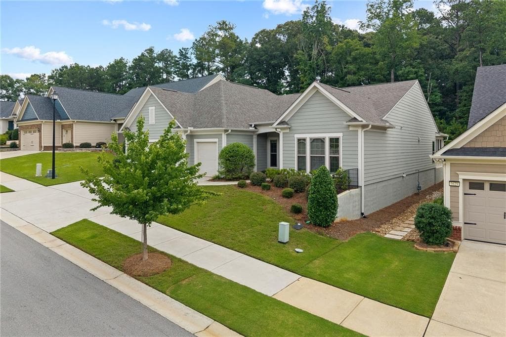 3 bedroom, 3 bathroom, 2,776 sq ft single family residence for sale at 5625 Willow Springs Place, Hoschton, GA 30548 — photo 3