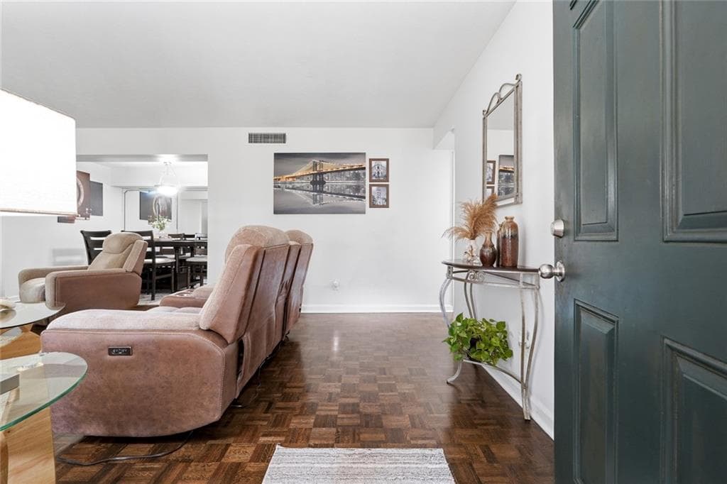 3 bedroom, 2 bathroom, 1,404 sq ft condominium for sale at 3111 Colonial Way B, Atlanta, GA 30341 — photo 3