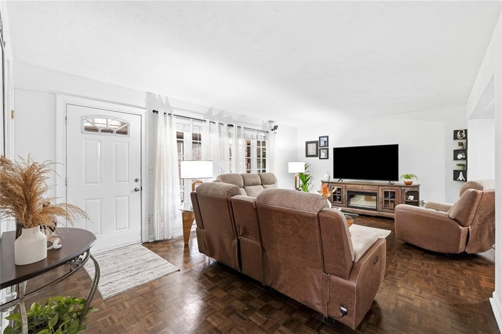 3 bedroom, 2 bathroom, 1,404 sq ft condominium for sale at 3111 Colonial Way B, Atlanta, GA 30341 — photo 4