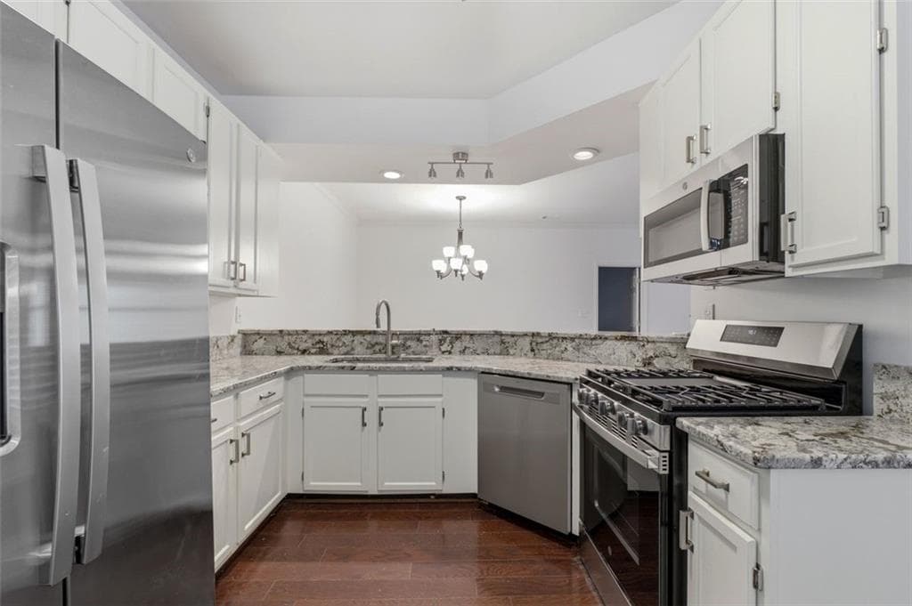 2 bedroom, 2 bathroom, 1,405 sq ft condominium for sale at 116 Victoria Way, Roswell, GA 30075 — photo 6