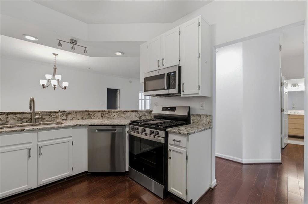 2 bedroom, 2 bathroom, 1,405 sq ft condominium for sale at 116 Victoria Way, Roswell, GA 30075 — photo 7