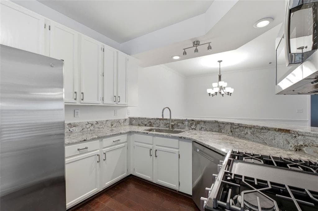 2 bedroom, 2 bathroom, 1,405 sq ft condominium for sale at 116 Victoria Way, Roswell, GA 30075 — photo 8