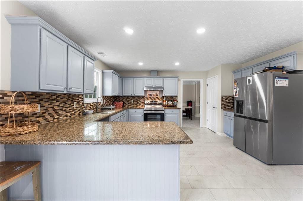 6 bedroom, 3 bathroom, 3,213 sq ft single family residence for sale at 1110 Farley Way, Mcdonough, GA 30252 — photo 10