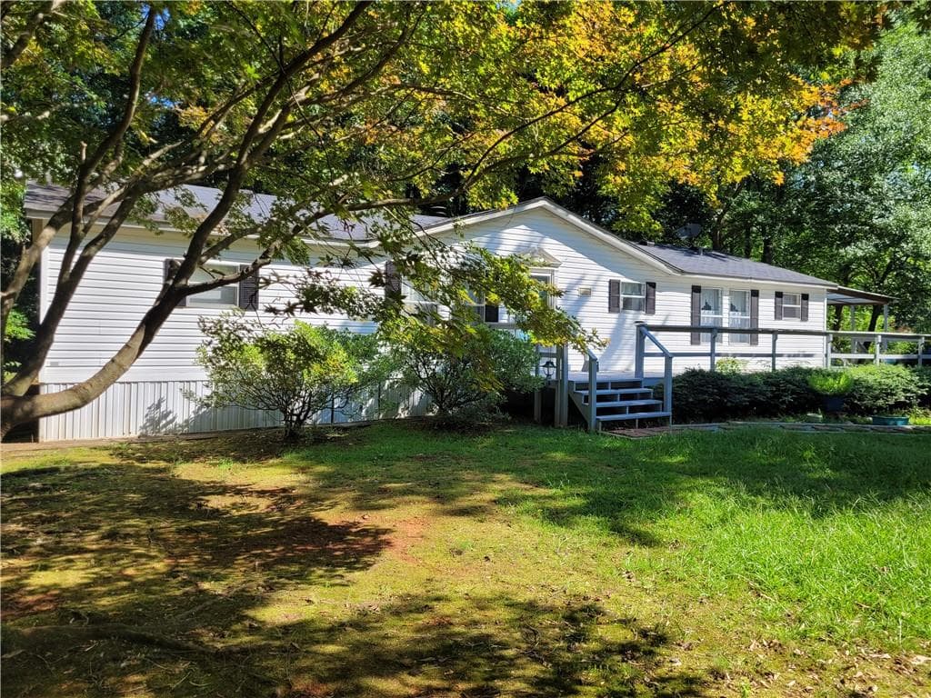 3 bedroom, 2 bathroom, 1,680 sq ft single family residence for sale at 847 Knottywood Drive, Lavonia, GA 30553 — photo 4