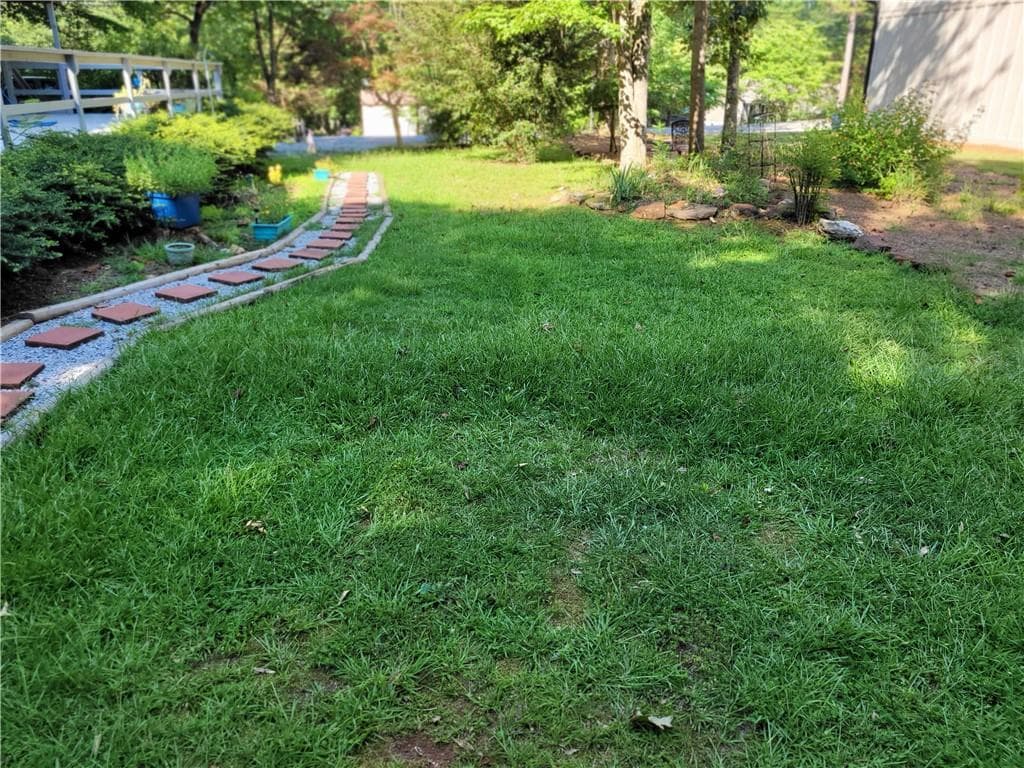 3 bedroom, 2 bathroom, 1,680 sq ft single family residence for sale at 847 Knottywood Drive, Lavonia, GA 30553 — photo 8
