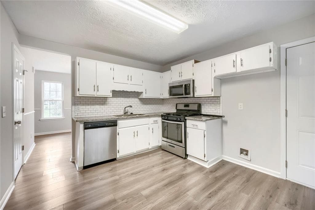 3 bedroom, 3 bathroom, 1,784 sq ft single family residence for sale at 6253 Valdez Drive, Rex, GA 30273 — photo 10