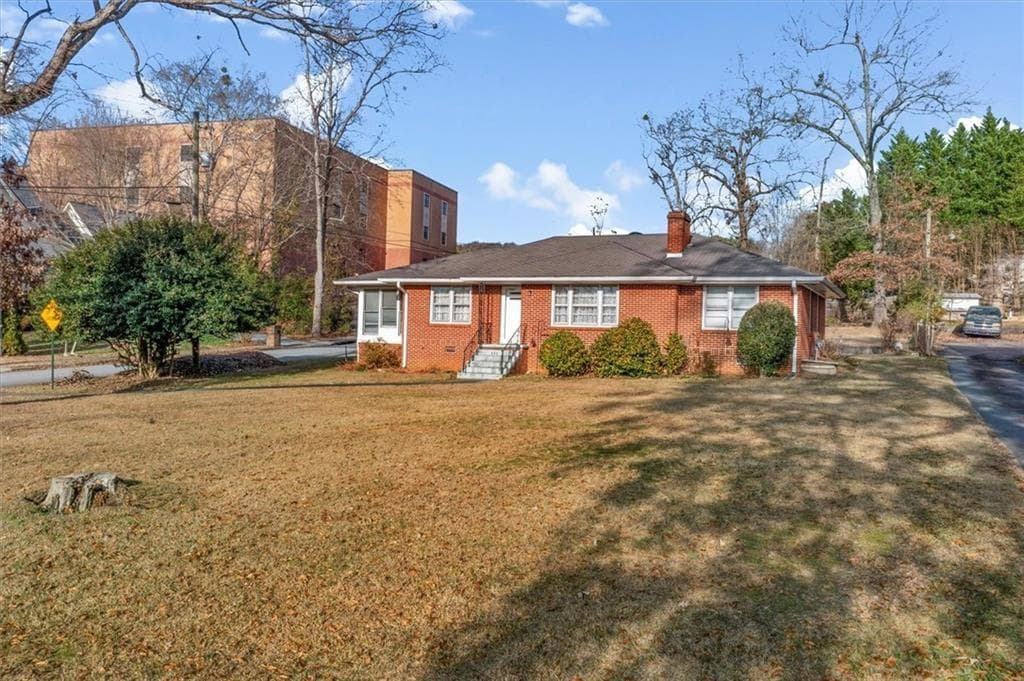 3 bedroom, 2 bathroom, 1,664 sq ft single family residence under contract at 441 Lawrenceville Street, Norcross, GA 30071