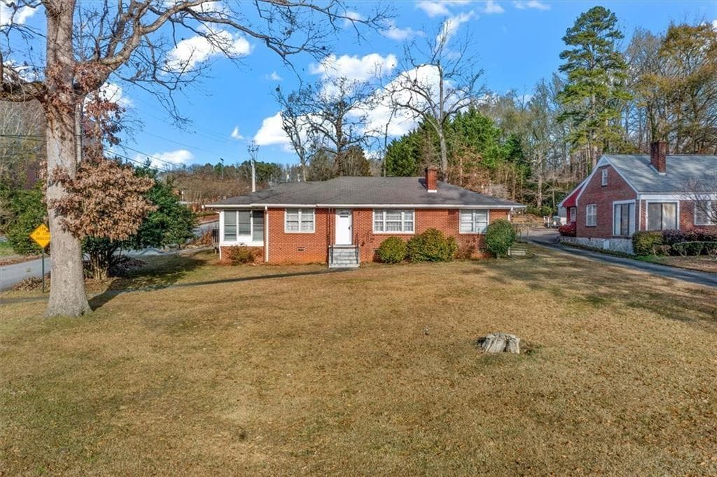 3 bedroom, 2 bathroom, 1,664 sq ft single family residence under contract at 441 Lawrenceville Street, Norcross, GA 30071 — photo 2