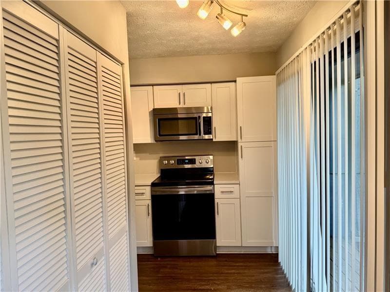2 bedroom, 2 bathroom, 1,328 sq ft condominium for rent at 1059 Mariners Drive, Stone Mountain, GA 30083 for $1,490 a month — photo 5