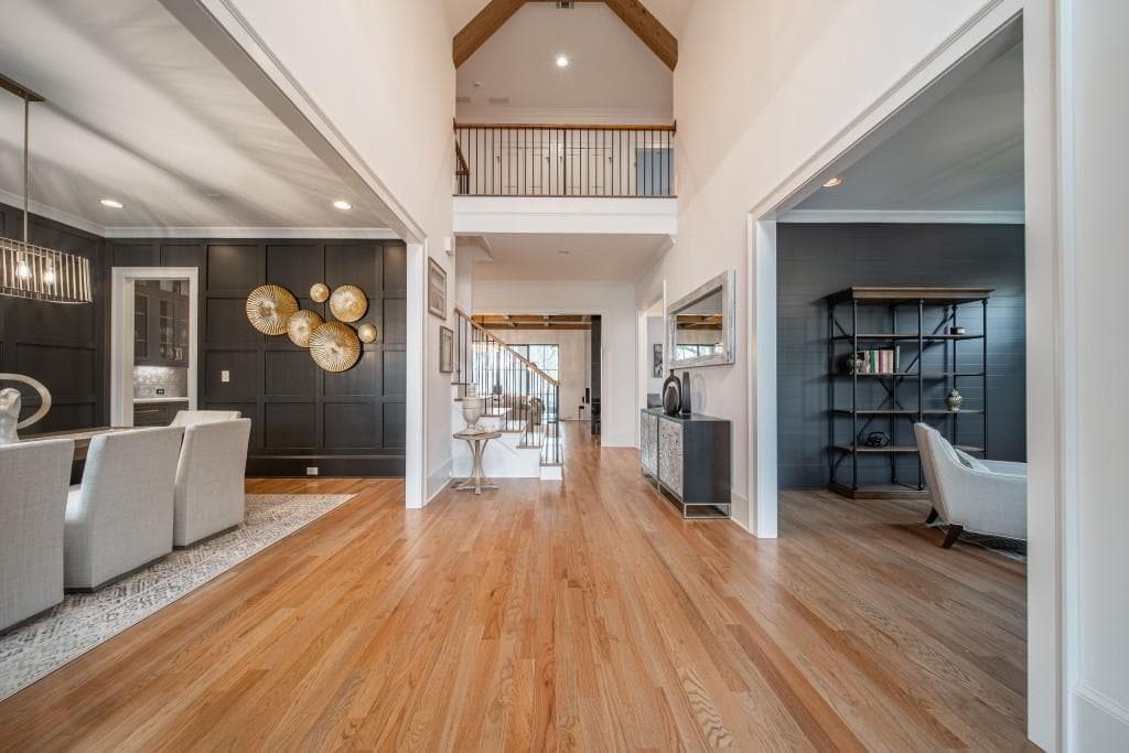 6 bedroom, 7 bathroom, 9,679 sq ft single family residence for sale at 5720 Riverside Drive, Atlanta, GA 30327 — photo 2