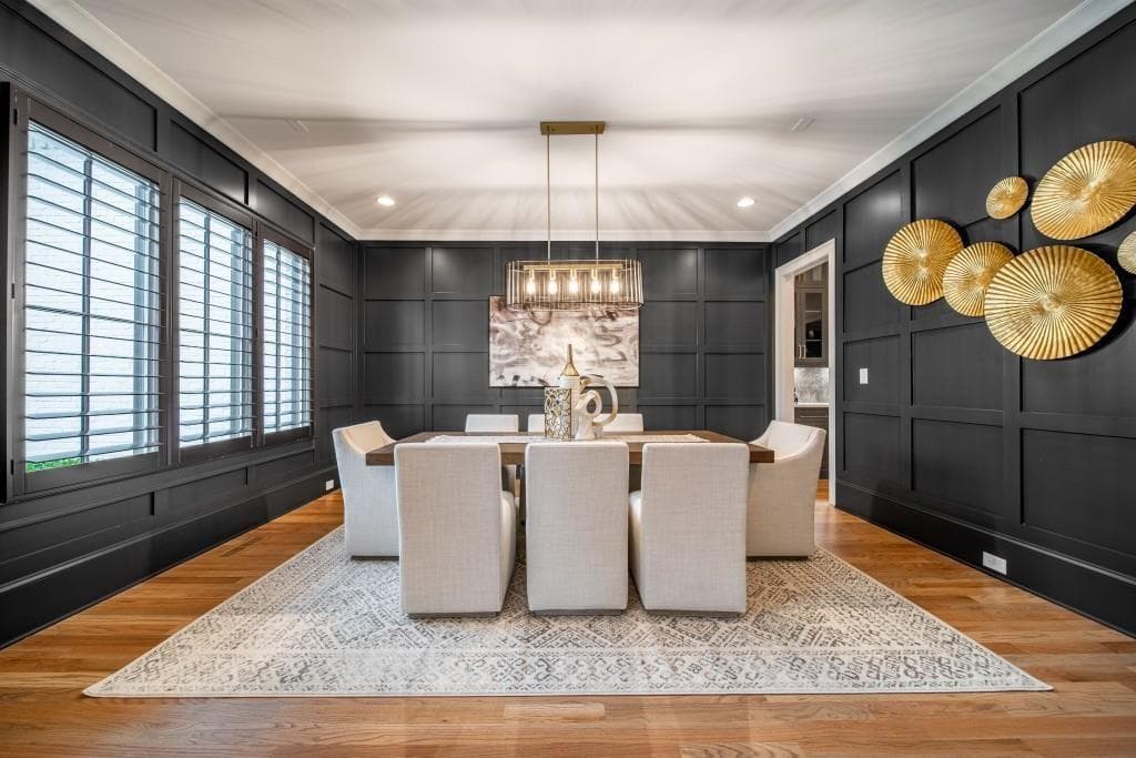 6 bedroom, 7 bathroom, 9,679 sq ft single family residence for sale at 5720 Riverside Drive, Atlanta, GA 30327 — photo 4