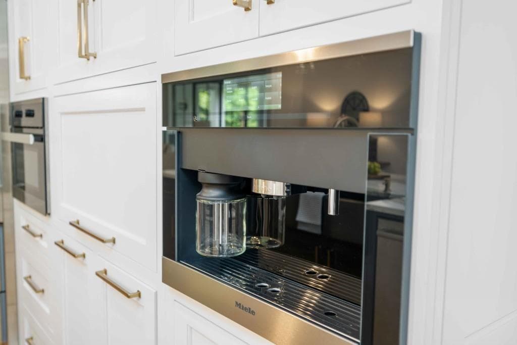 6 bedroom, 7 bathroom, 9,679 sq ft single family residence for sale at 5720 Riverside Drive, Atlanta, GA 30327 — photo 8