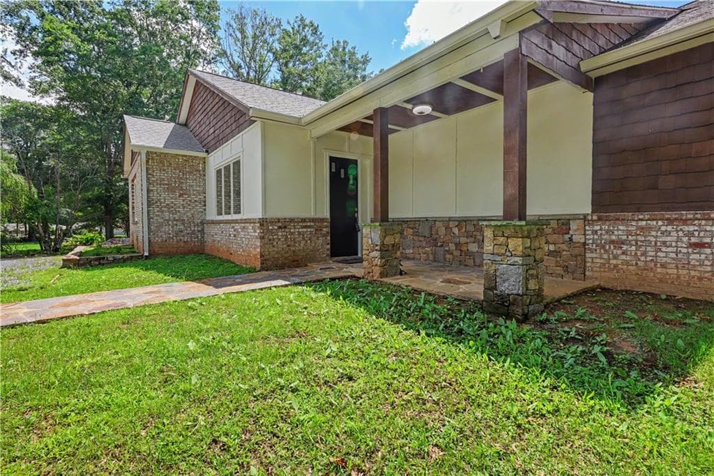 3 bedroom, 3 bathroom, 3,124 sq ft single family residence for rent at 2909 Jones Mill Road, Atlanta, GA 30360 for $3,000 a month — photo 2