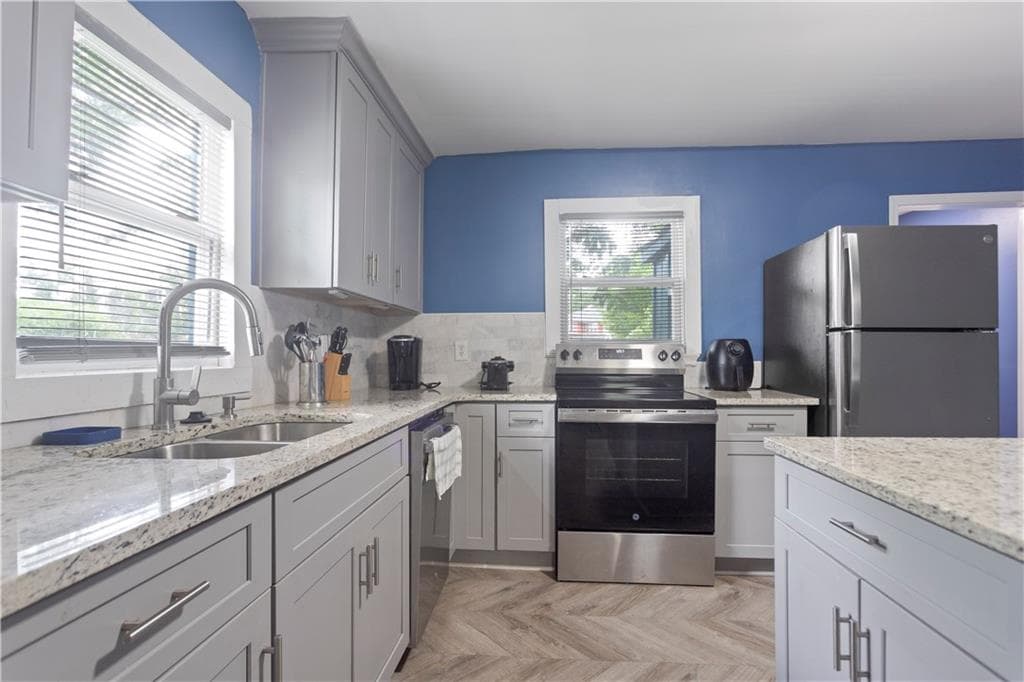 duplex for sale at 537 W Lake Avenue, Atlanta, GA 30318 — photo 6