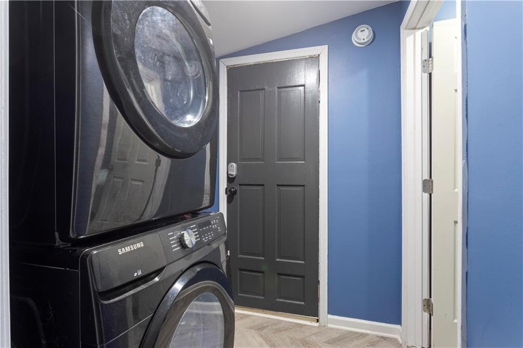 duplex for sale at 537 W Lake Avenue, Atlanta, GA 30318 — photo 9