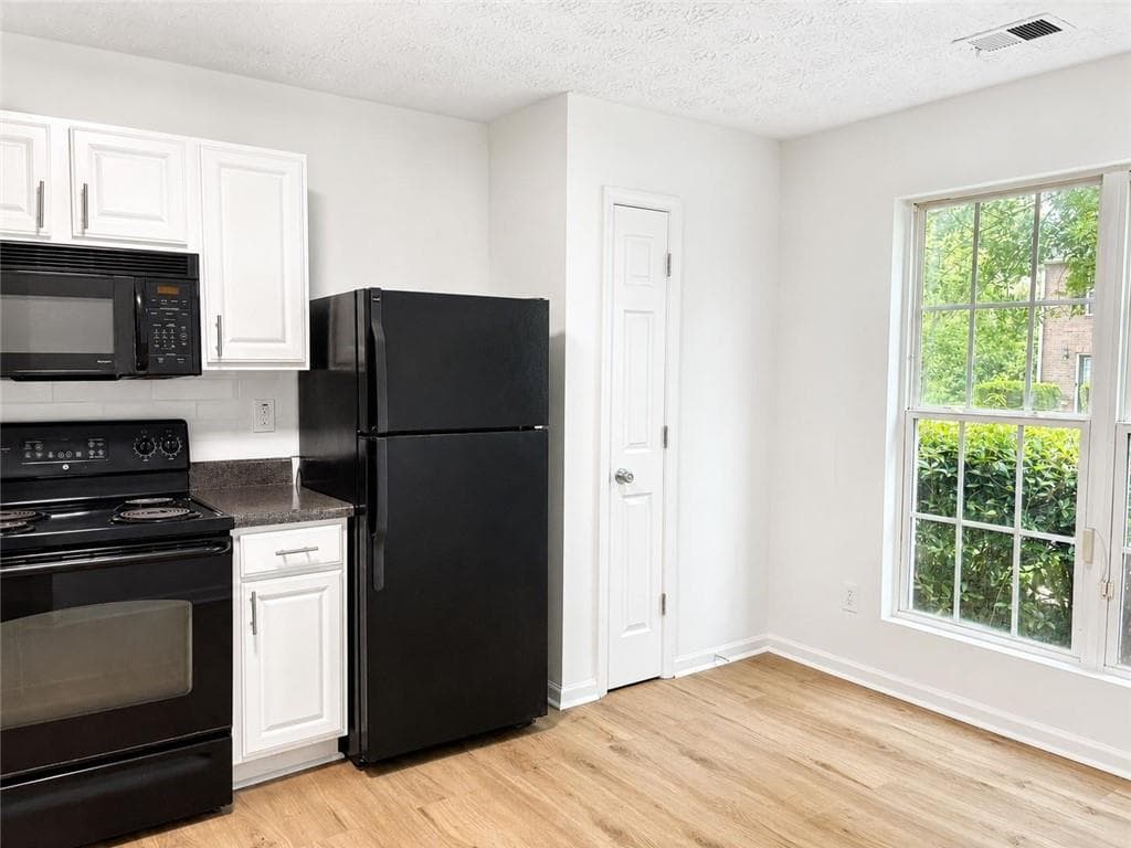 3 bedroom, 3 bathroom, 1,560 sq ft townhouse for sale at 3511 Waldrop Trail, Decatur, GA 30034 — photo 7