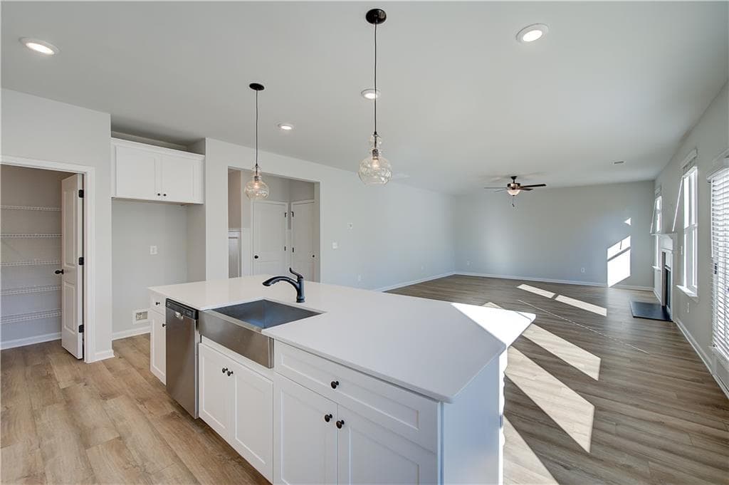 4 bedroom, 3 bathroom, 2,517 sq ft single family residence for sale at 901 Kranston Drive, Locust Grove, GA 30248 — photo 9