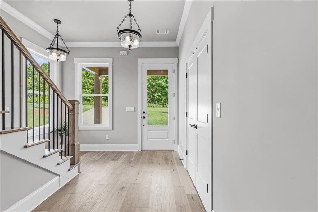 4 bedroom, 5 bathroom, 2,699 sq ft single family residence for sale at 5424 Oak Manor Way, Murrayville, GA 30564 — photo 2