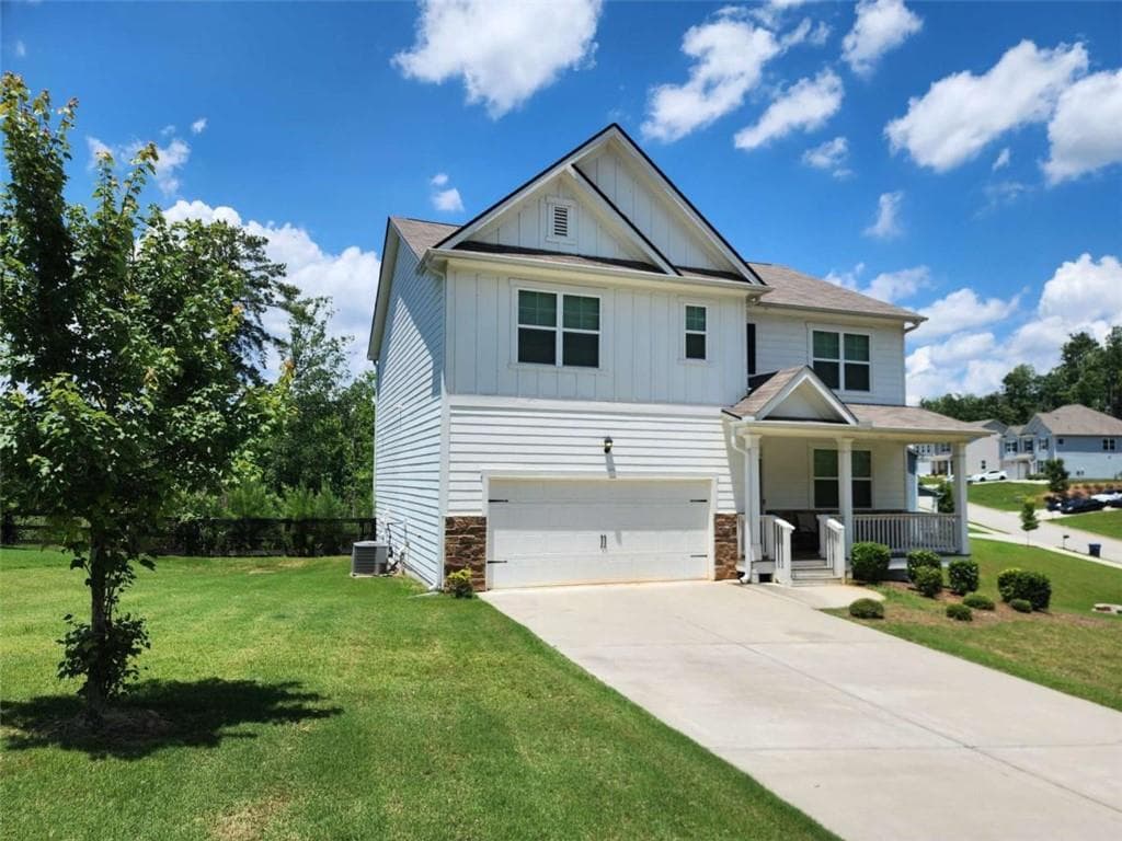 5 bedroom, 3 bathroom, 2,511 sq ft single family residence for rent at 5050 Calgary Drive, Douglasville, GA 30135 for $3,000 a month — photo 2