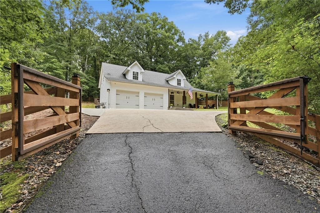 3 bedroom, 3 bathroom, 2,571 sq ft single family residence under contract at 758 Mayapple Glen, Dawsonville, GA 30534 — photo 3