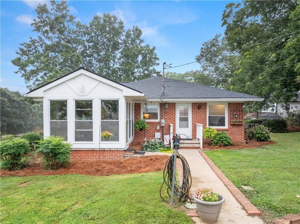 3 bedroom, 3 bathroom, 1,783 sq ft single family residence for sale at 5907 Main Street, Lula, GA 30554 — photo 2
