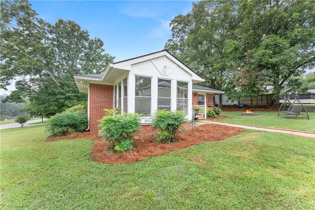 3 bedroom, 3 bathroom, 1,783 sq ft single family residence for sale at 5907 Main Street, Lula, GA 30554 — photo 3