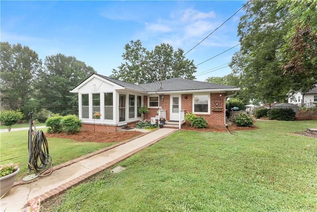 3 bedroom, 3 bathroom, 1,783 sq ft single family residence for sale at 5907 Main Street, Lula, GA 30554 — photo 5