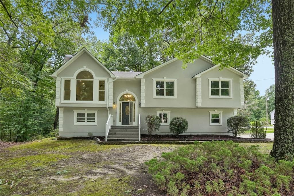 3 bedroom, 2 bathroom, 3,033 sq ft single family residence under contract at 18 Misty Ridge Place, Hiram, GA 30141