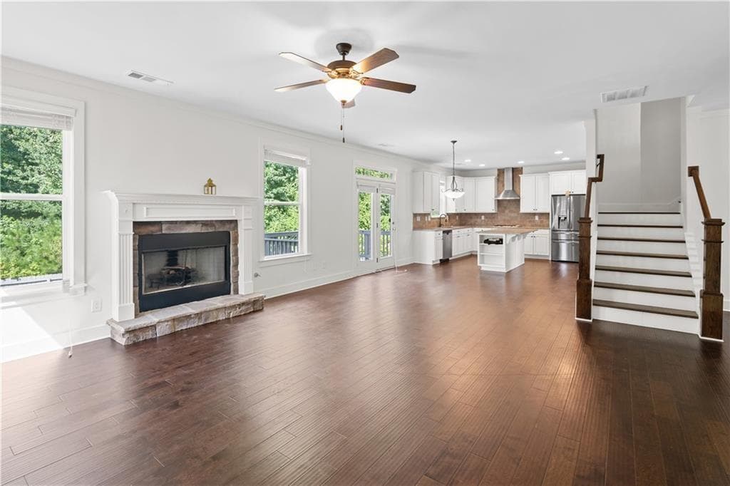 7 bedroom, 5 bathroom, 4,025 sq ft single family residence for sale at 1486 Halletts Peak Place, Lawrenceville, GA 30044 — photo 5