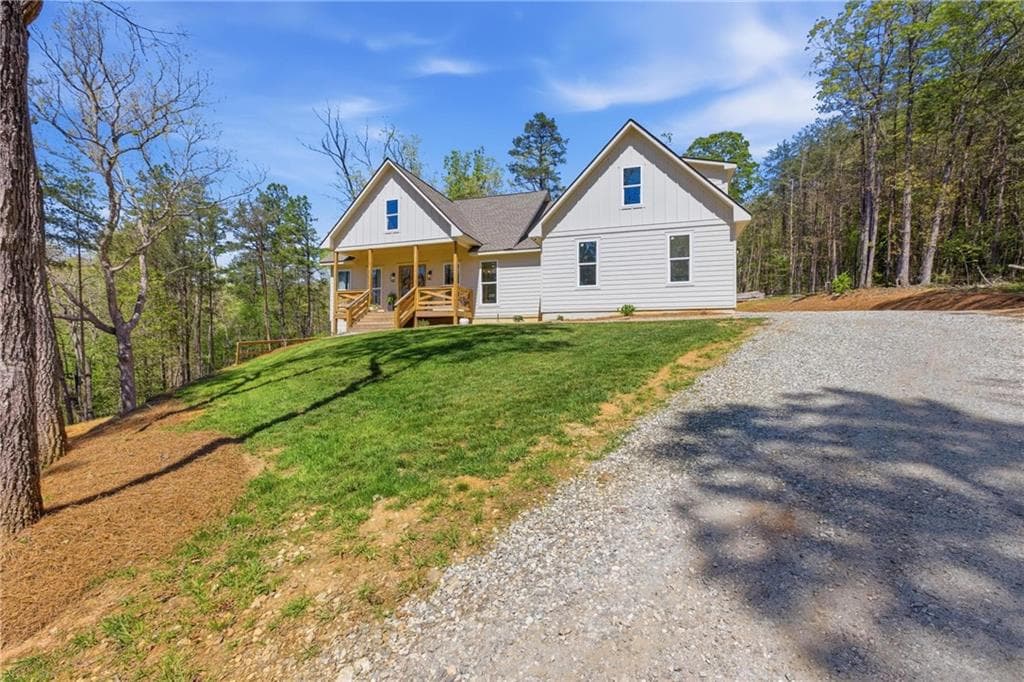 4 bedroom, 3 bathroom, 2,688 sq ft single family residence under contract at 1655 Pardue Mill Road, Demorest, GA 30535 — photo 3