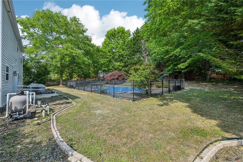 3 bedroom, 3 bathroom, 1,816 sq ft single family residence for sale at 441 Crested View Drive, Loganville, GA 30052 — photo 10